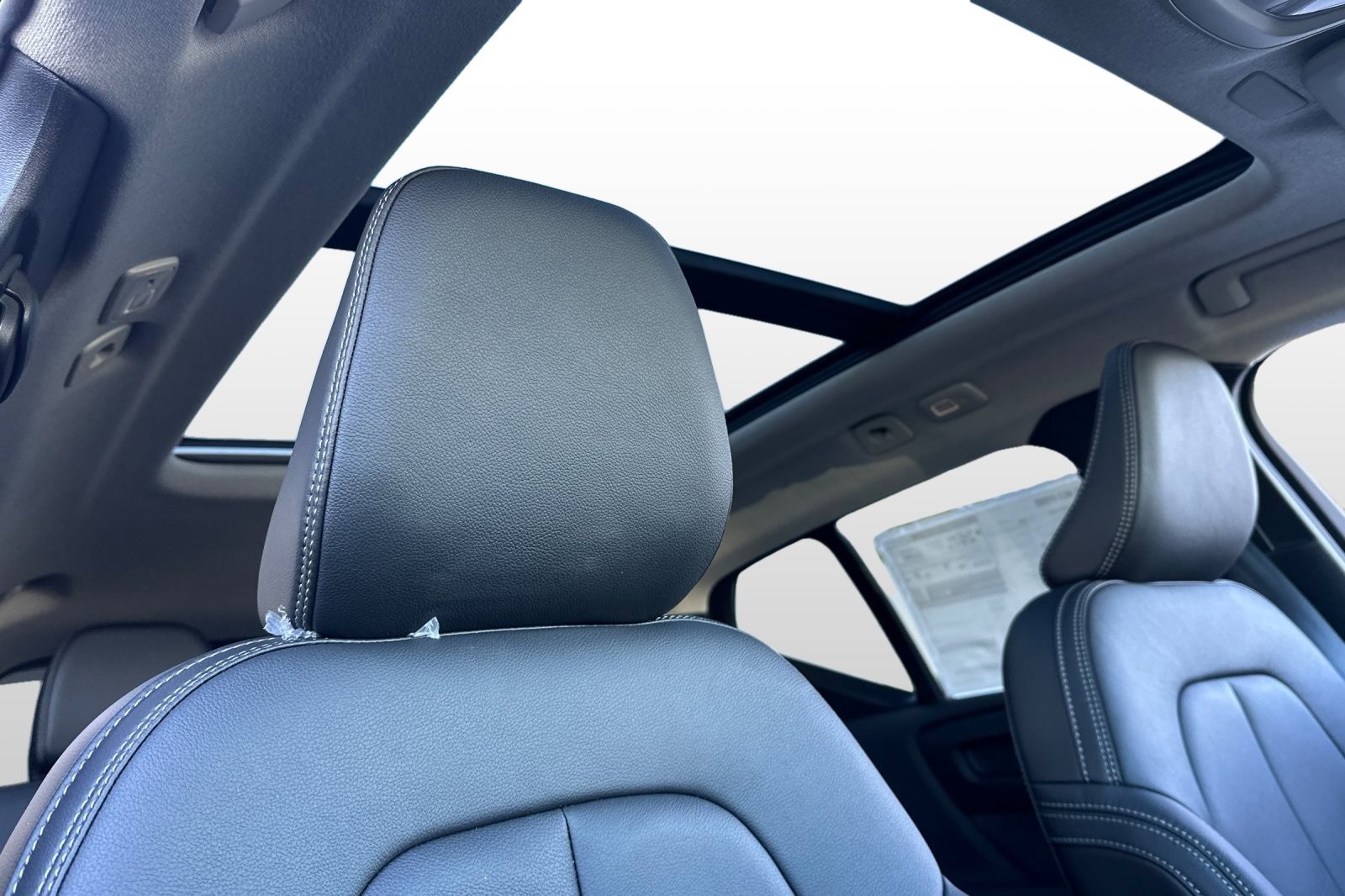 New 2026 Volvo XC40 B5 Ultra w/ Protection Package Premier image 19