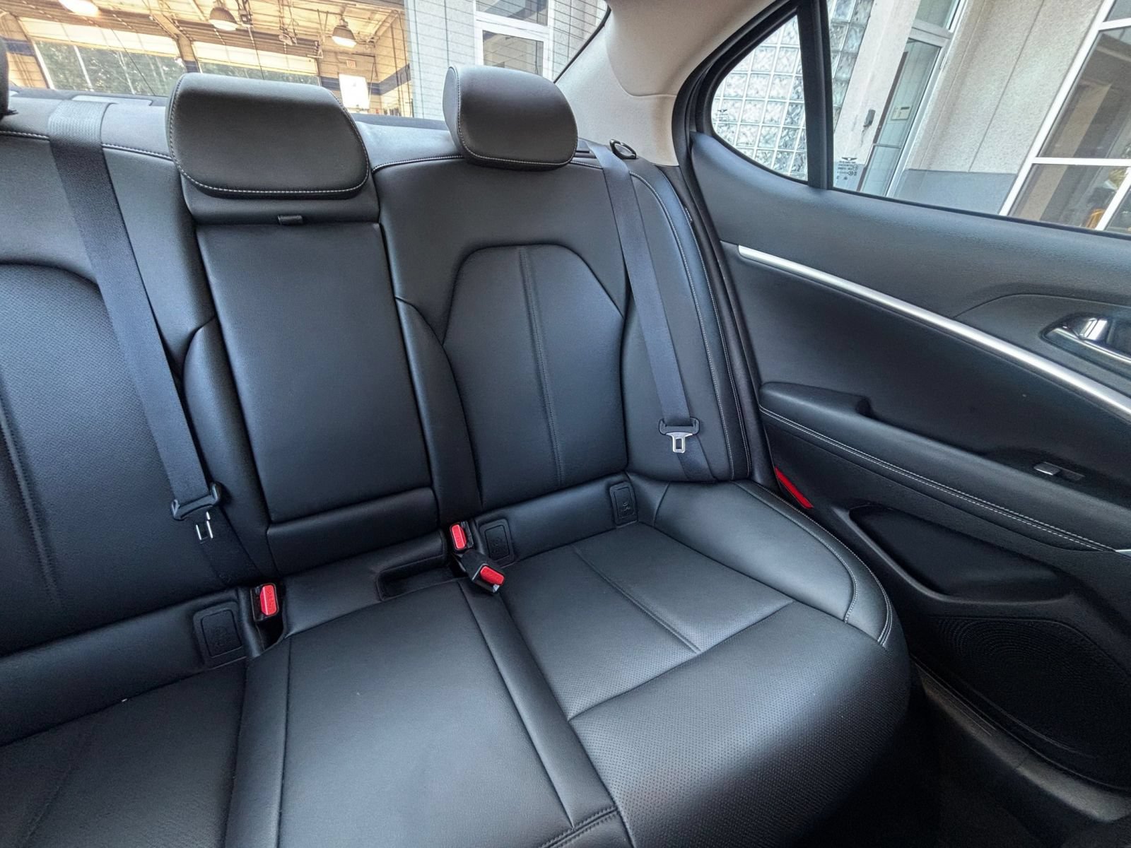 Used 2025 Genesis G70 2.5T AWD/4WD image 38
