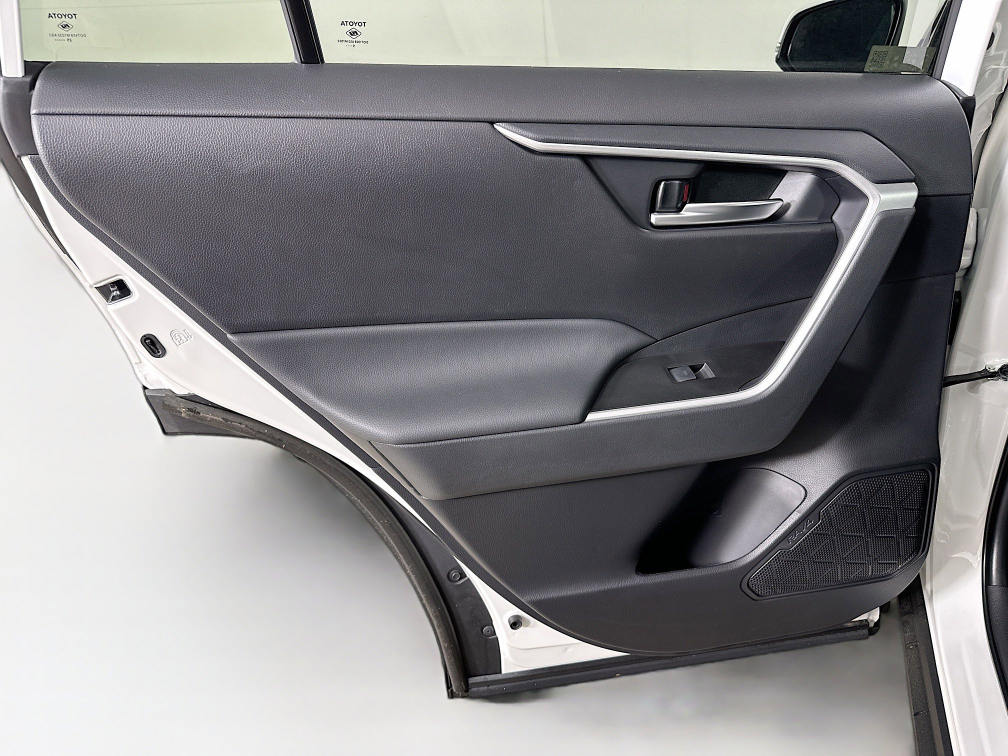 Used 2025 Toyota RAV4 XLE w/ Convenience Package image 26