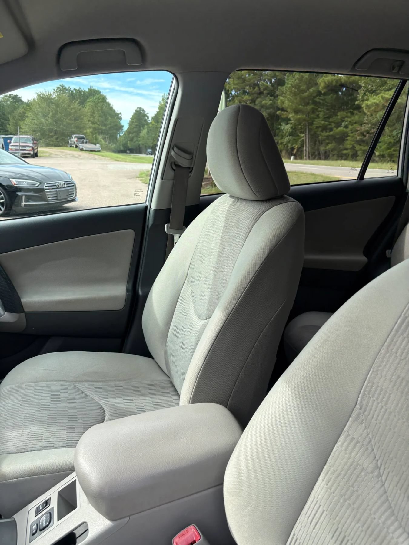 Used 2010 Toyota RAV4 4WD w/ Base L4 Extra Value Pkg image 13