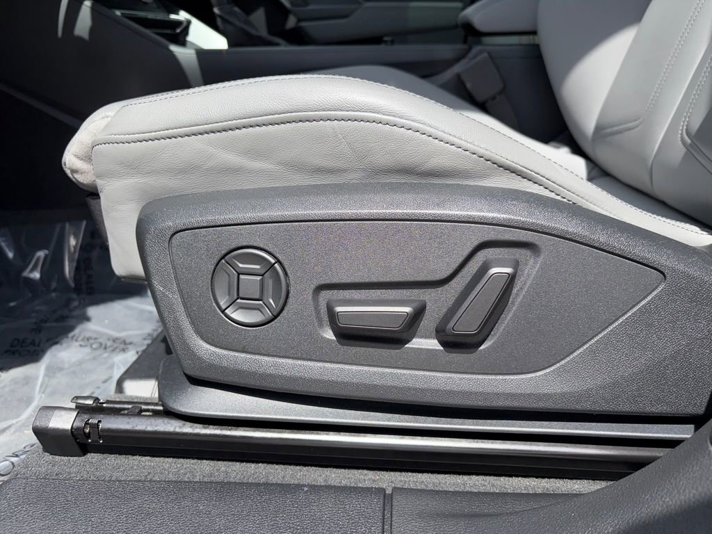 Used 2024 Audi Q3 2.0T Premium Plus w/ Premium Plus Package image 22