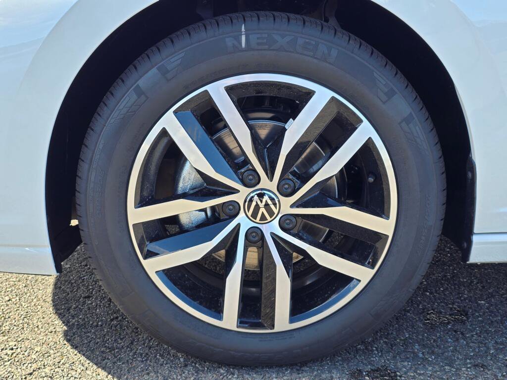 New 2026 Volkswagen Jetta SE image 11