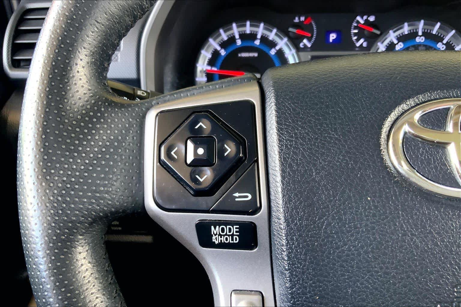 Used 2018 Toyota 4Runner Limited AWD/4WD image 24