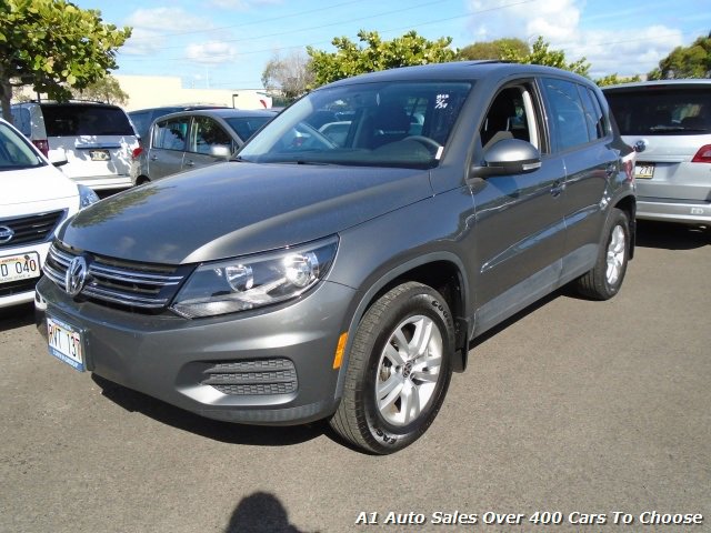 Used 2012 Volkswagen Tiguan S FWD image 1