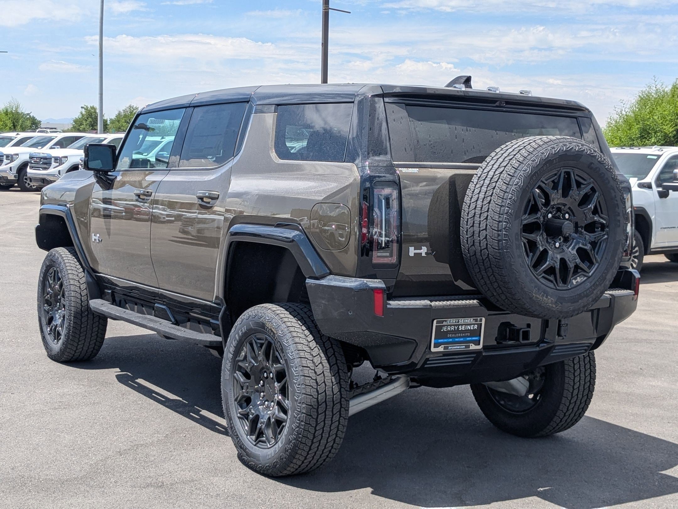 New 2025 GMC Hummer EV 2X image 3