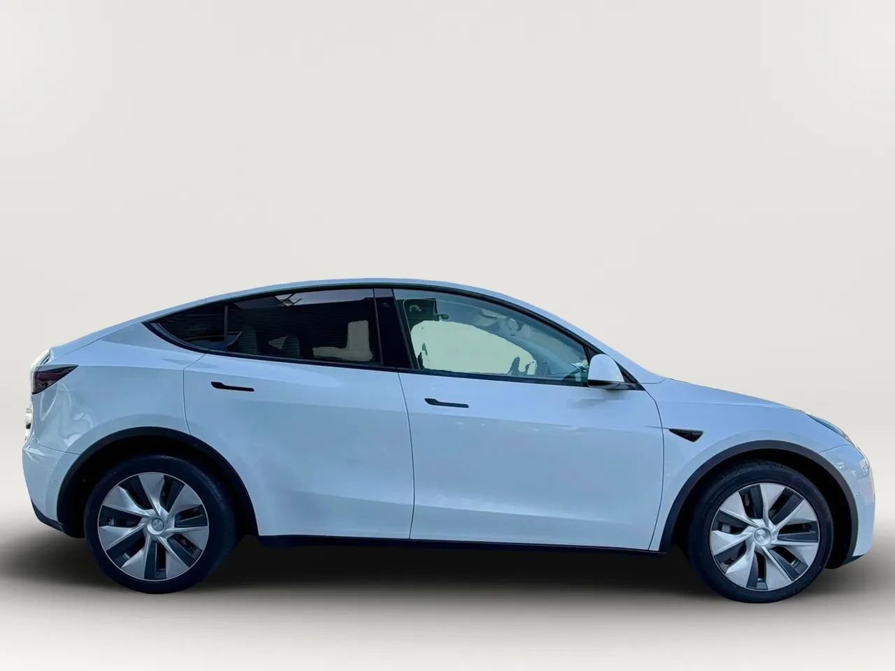 Used 2021 Tesla Model Y Long Range image 8