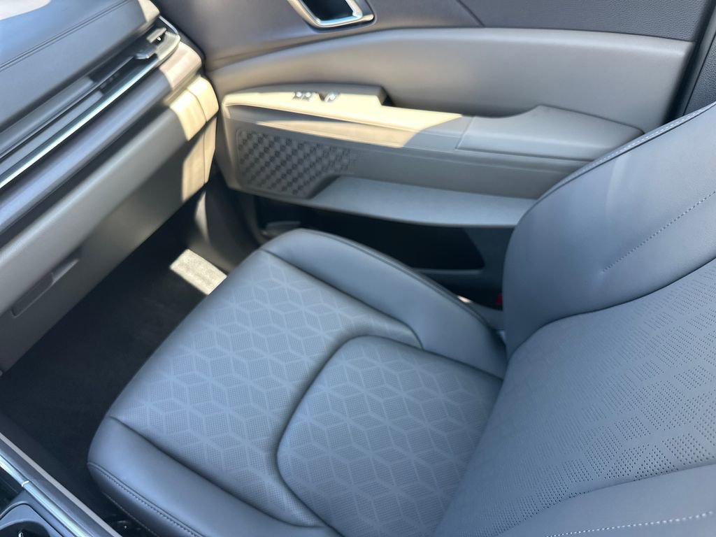 New 2026 Kia Carnival EX image 33