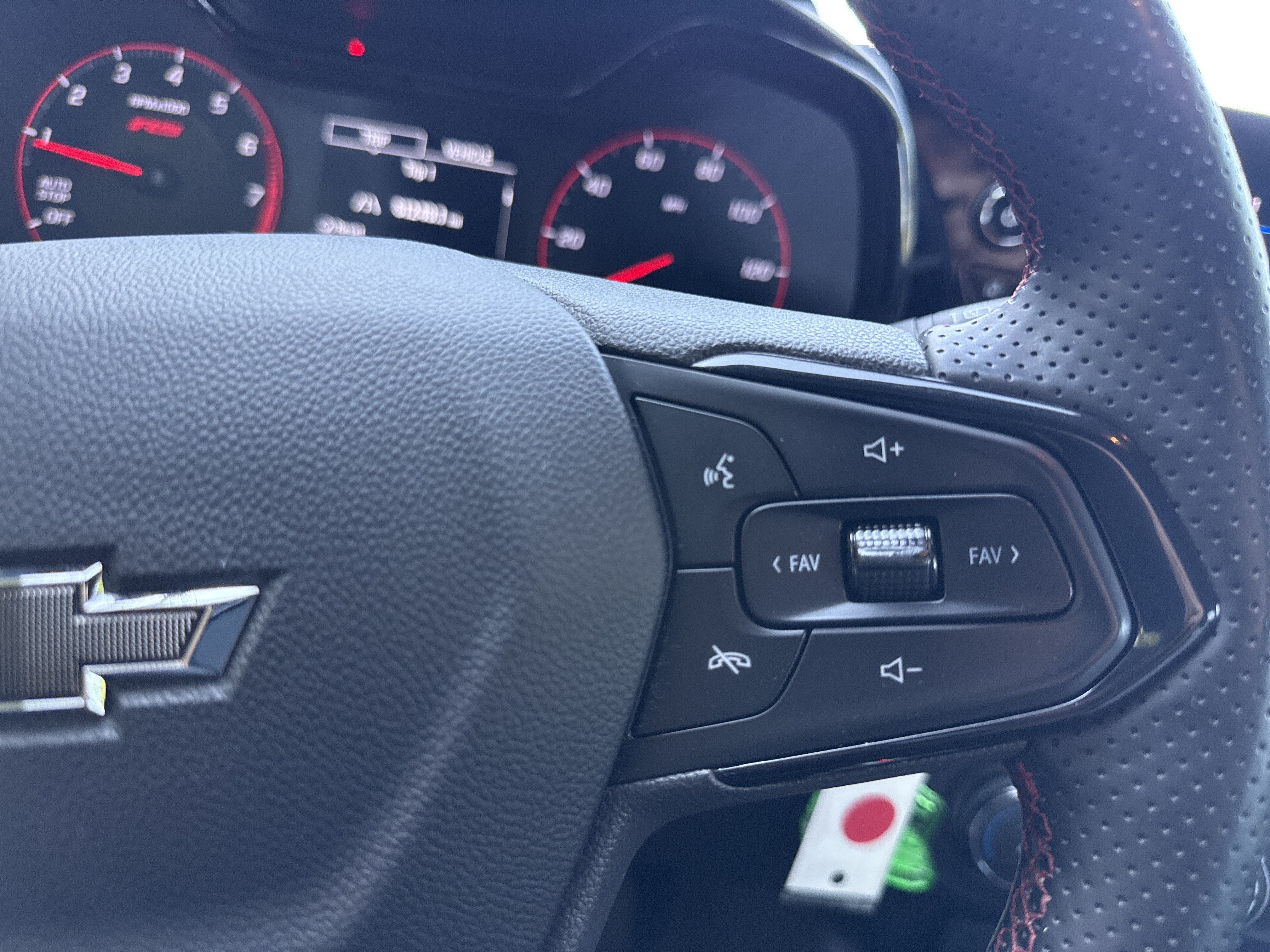 Used 2024 Chevrolet Trax RS w/ Driver Confidence Package FWD image 25