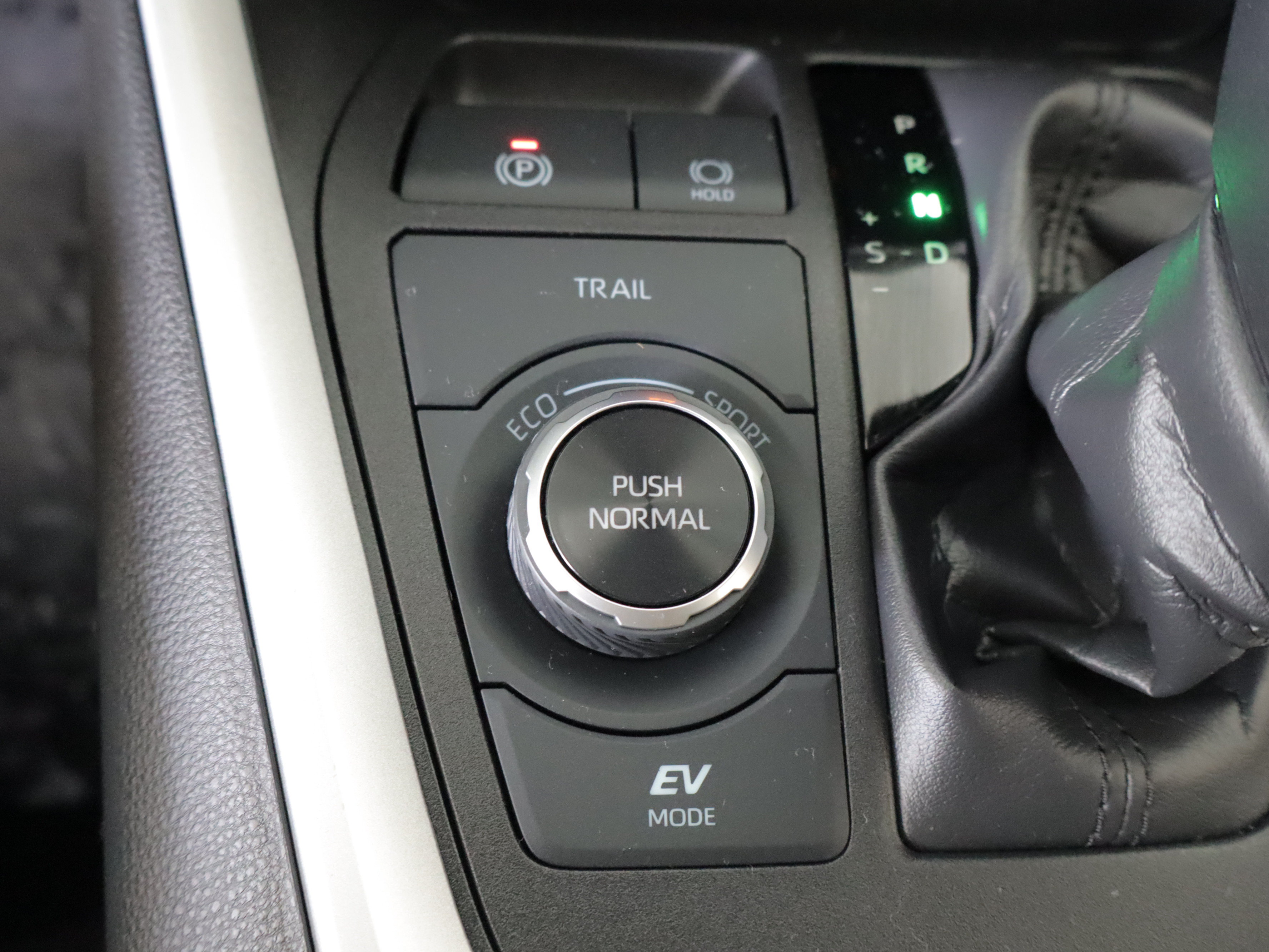 Used 2024 Toyota RAV4 XLE w/ Convenience Package AWD/4WD image 18