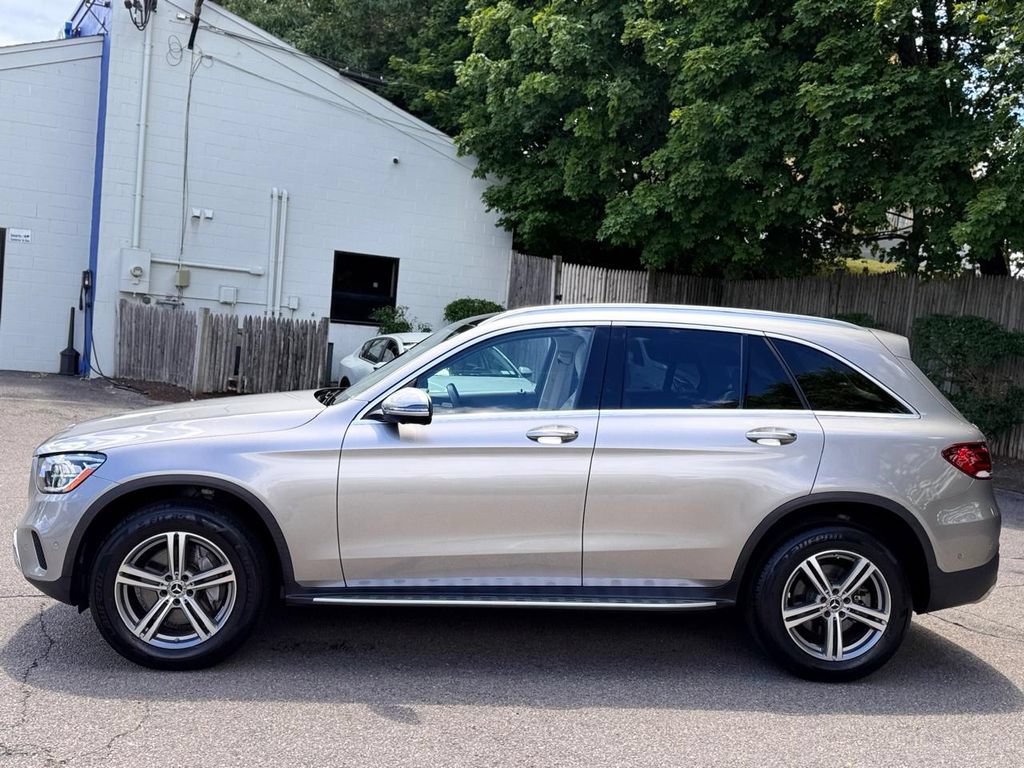 Used 2022 Mercedes-Benz GLC 300 4MATIC w/ Multimedia Package Lite image 3