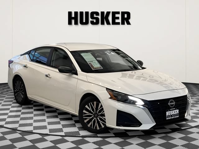 Used 2025 Nissan Altima 2.5 SV