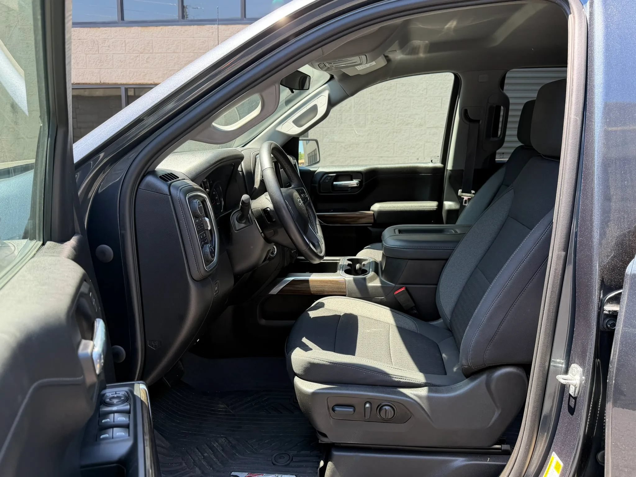 Used 2022 Chevrolet Silverado 1500 LT Trail Boss AWD/4WD image 22