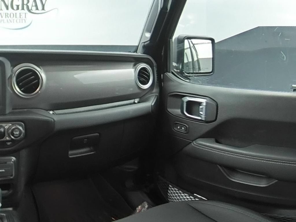 Used 2021 Jeep Wrangler Unlimited Sahara AWD/4WD image 15