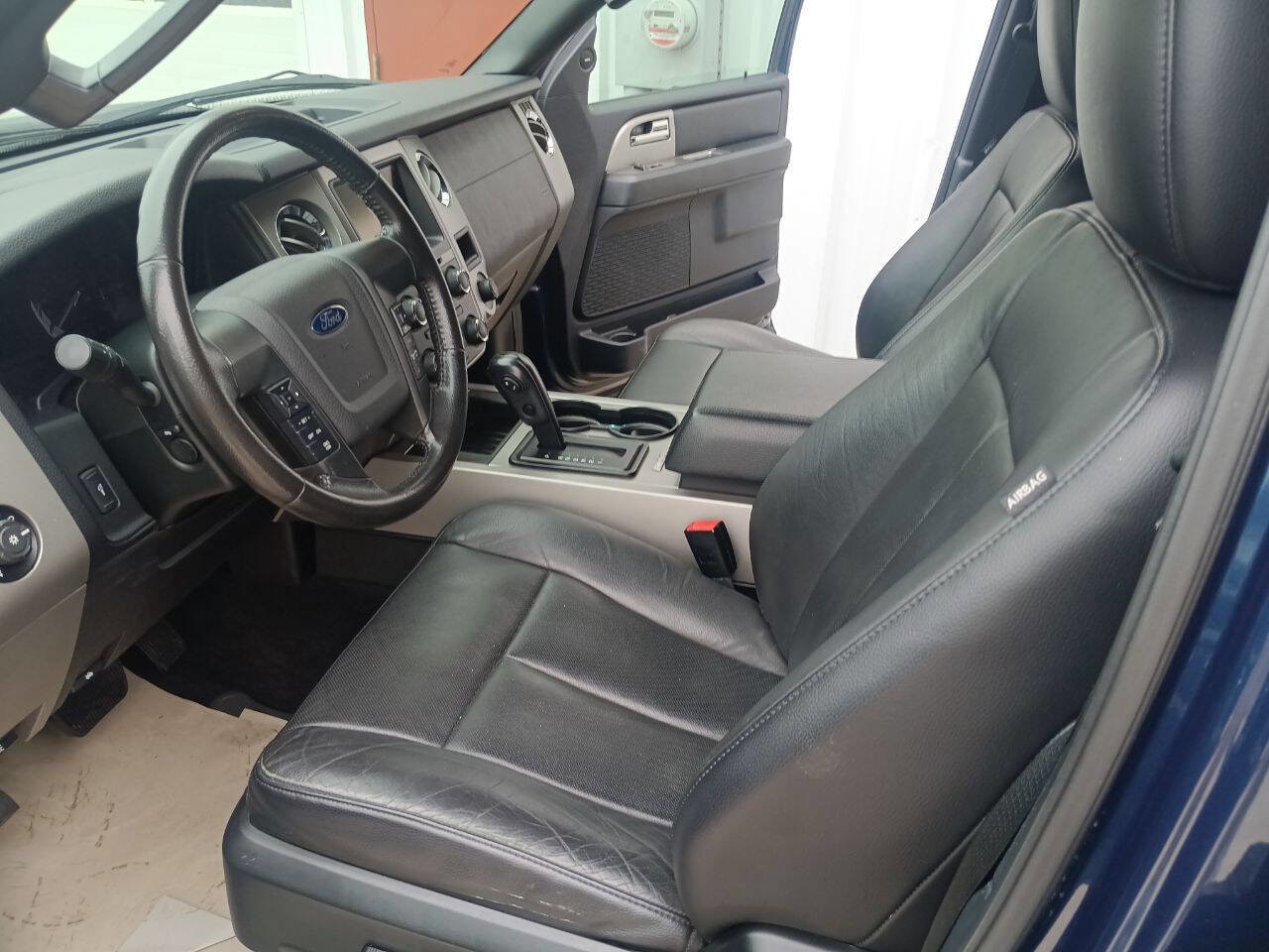 Used 2015 Ford Expedition XLT w/ Equipment Group 202A image 14