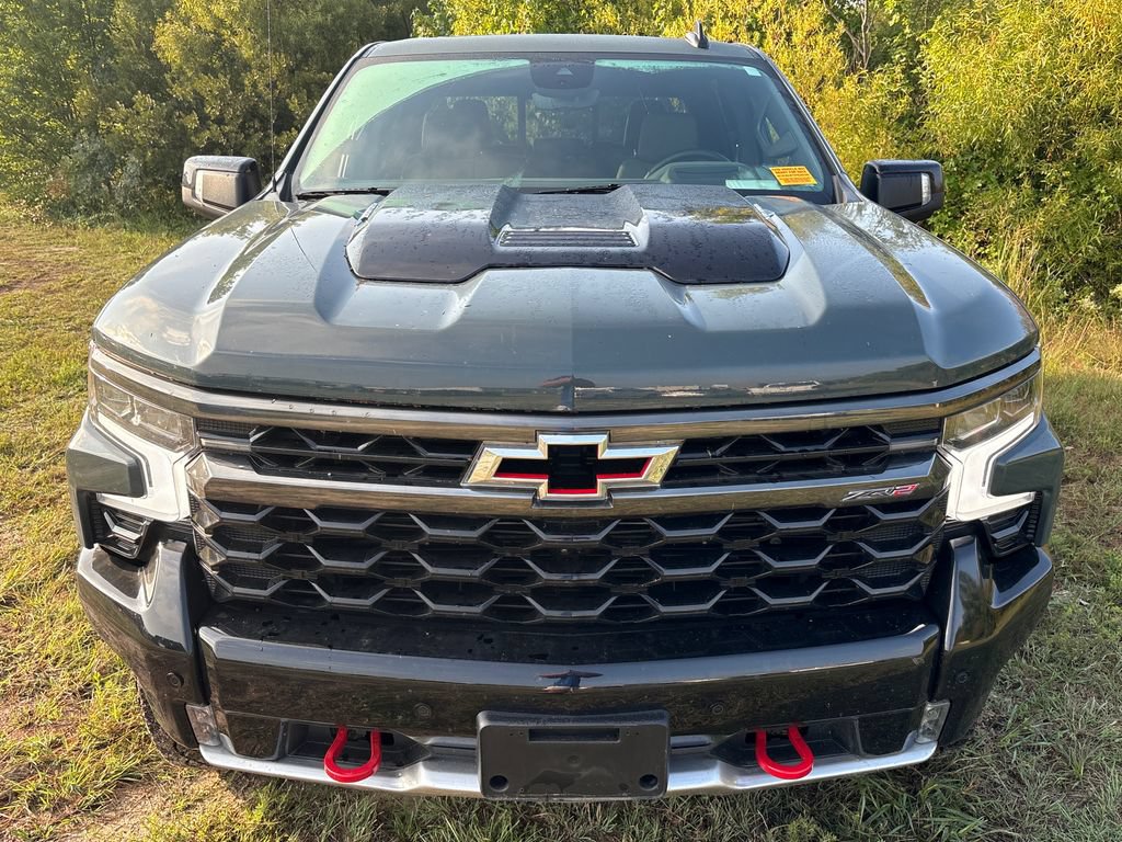 Used 2025 Chevrolet Silverado 1500 ZR2 w/ Technology Package AWD/4WD image 2