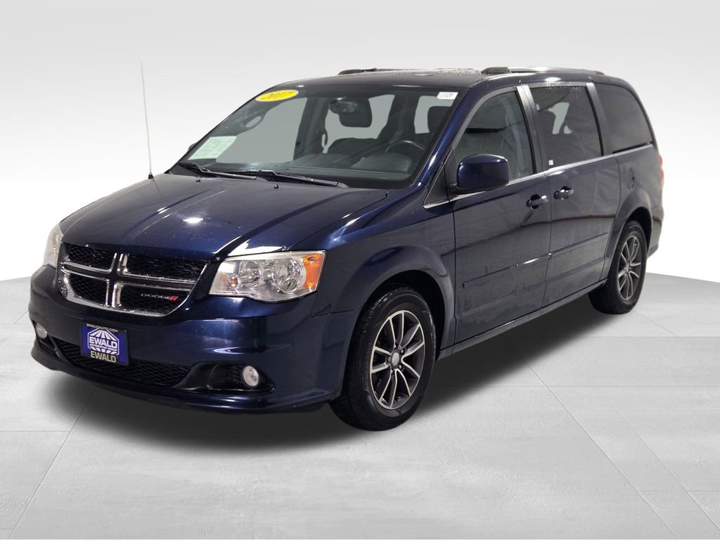 Used 2017 Dodge Grand Caravan SXT w/ Driver Convenience Group image 15