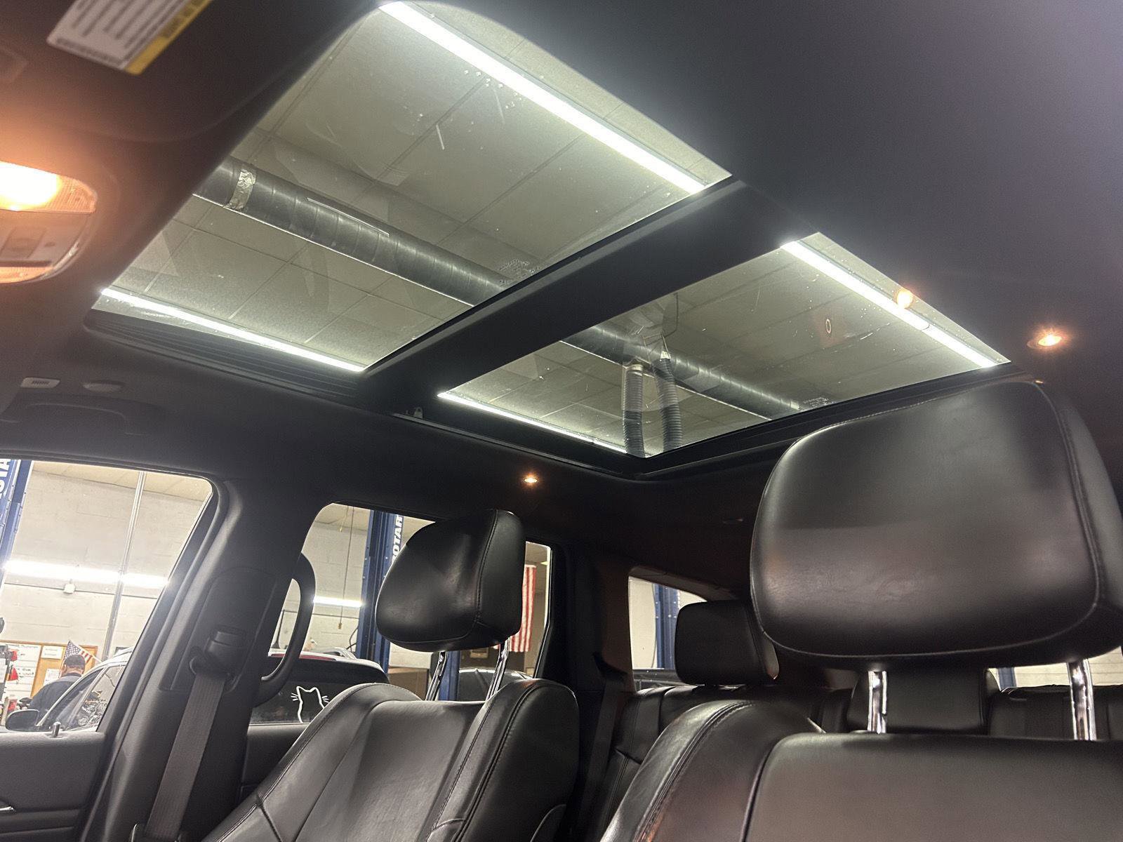 Used 2019 Jeep Grand Cherokee Limited w/ Luxury Group II image 14