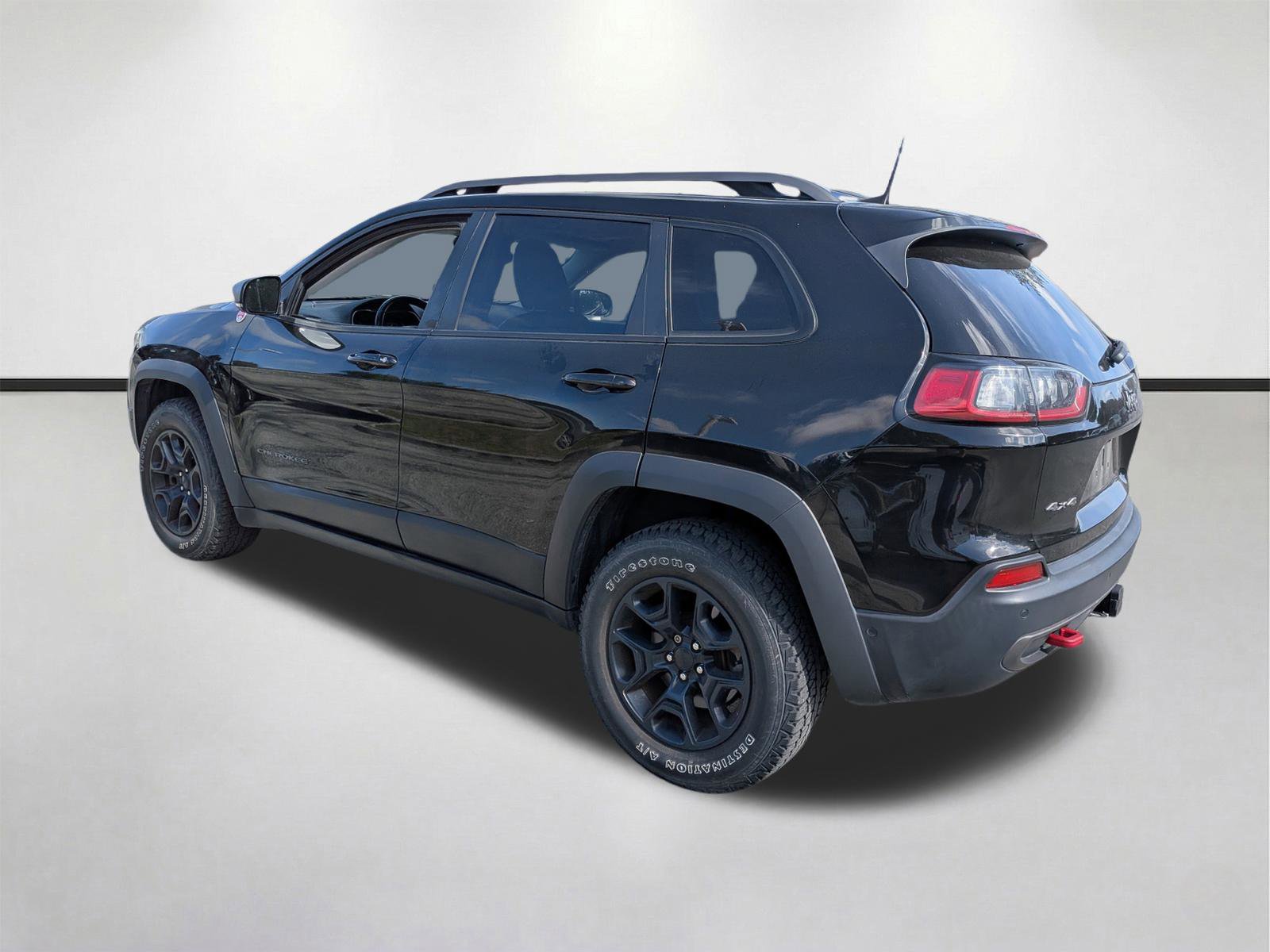 Used 2020 Jeep Cherokee Trailhawk AWD/4WD image 6