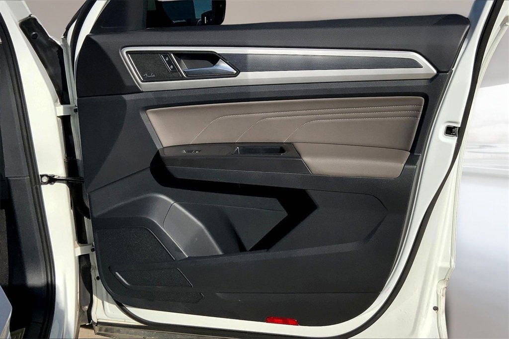 Used 2022 Volkswagen Atlas SEL Premium image 23