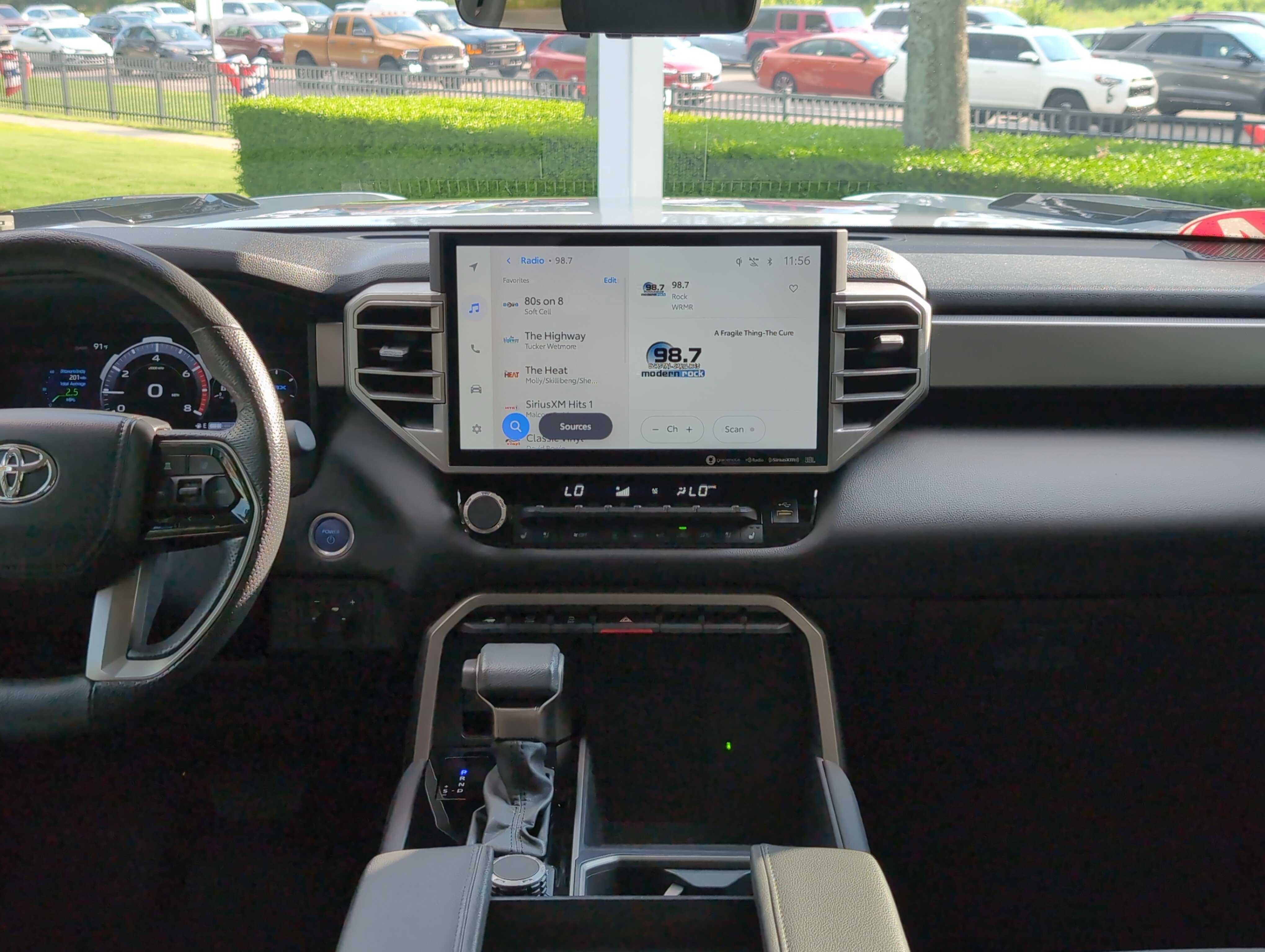 Used 2024 Toyota Tundra Limited AWD/4WD image 30