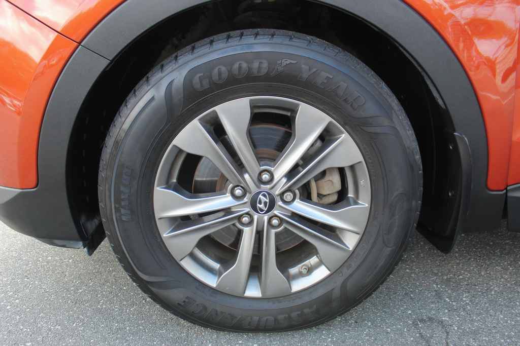 Used 2013 Hyundai Santa Fe Sport w/ Technology Pkg AWD/4WD image 32
