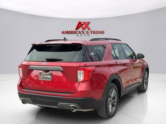 Used 2024 Ford Explorer XLT w/ Equipment Group 202A RWD image 5