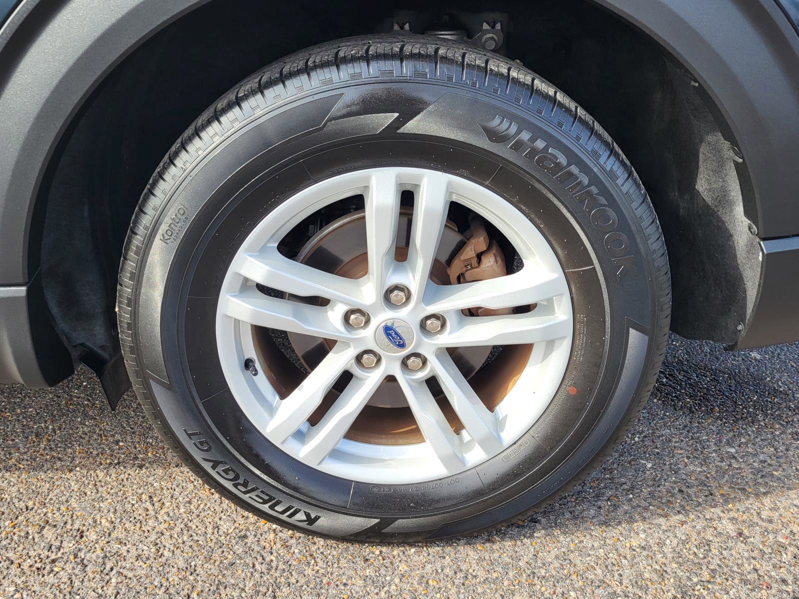 Used 2023 Ford Explorer XLT image 31