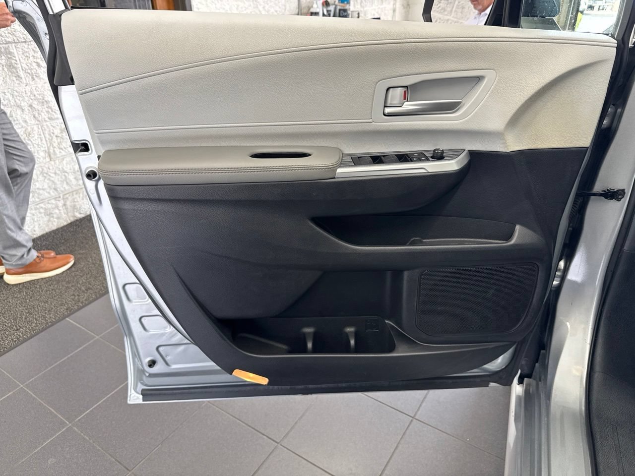 Certified 2025 Toyota Sienna XLE w/ XLE Plus Package AWD/4WD image 38