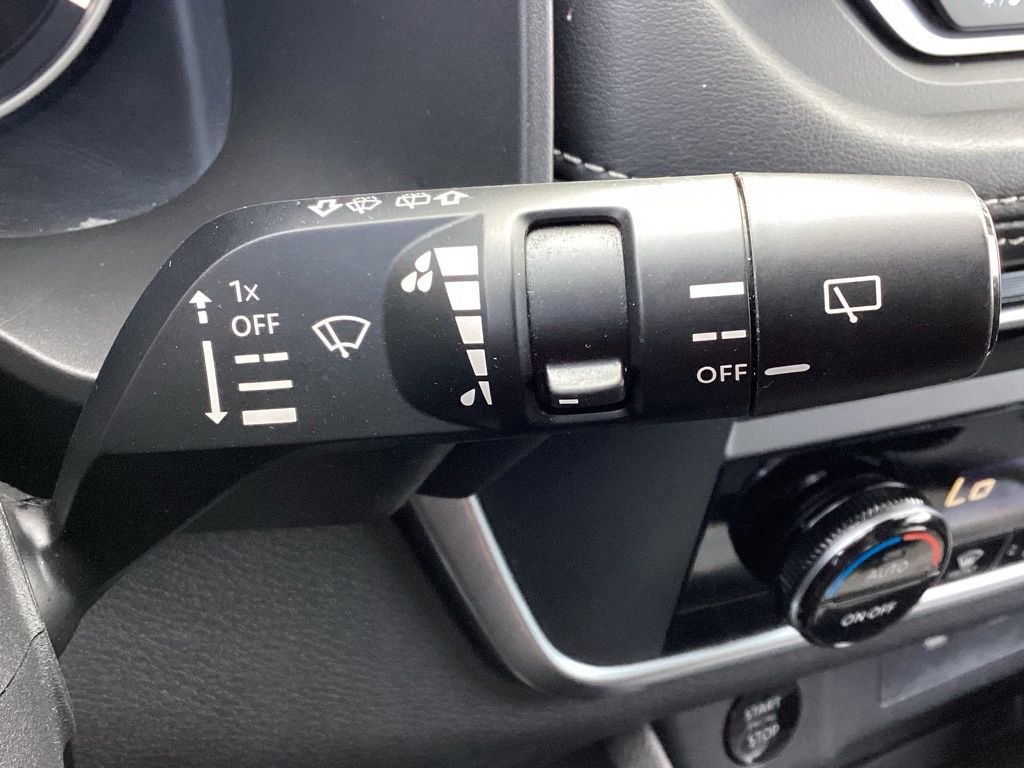 Used 2024 Nissan Rogue SV image 26