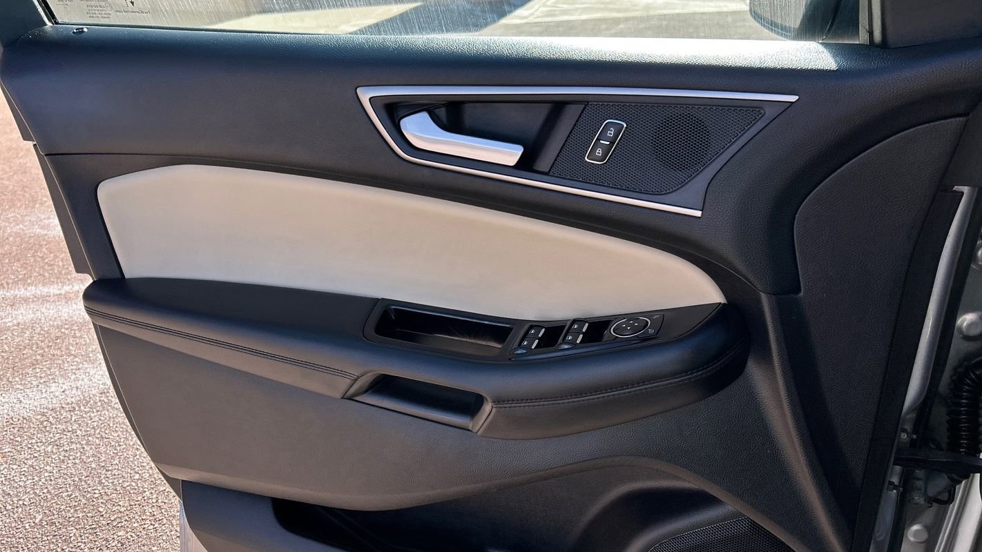 Used 2020 Ford Edge SEL image 24