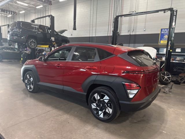 Used 2025 Hyundai Kona SEL image 8
