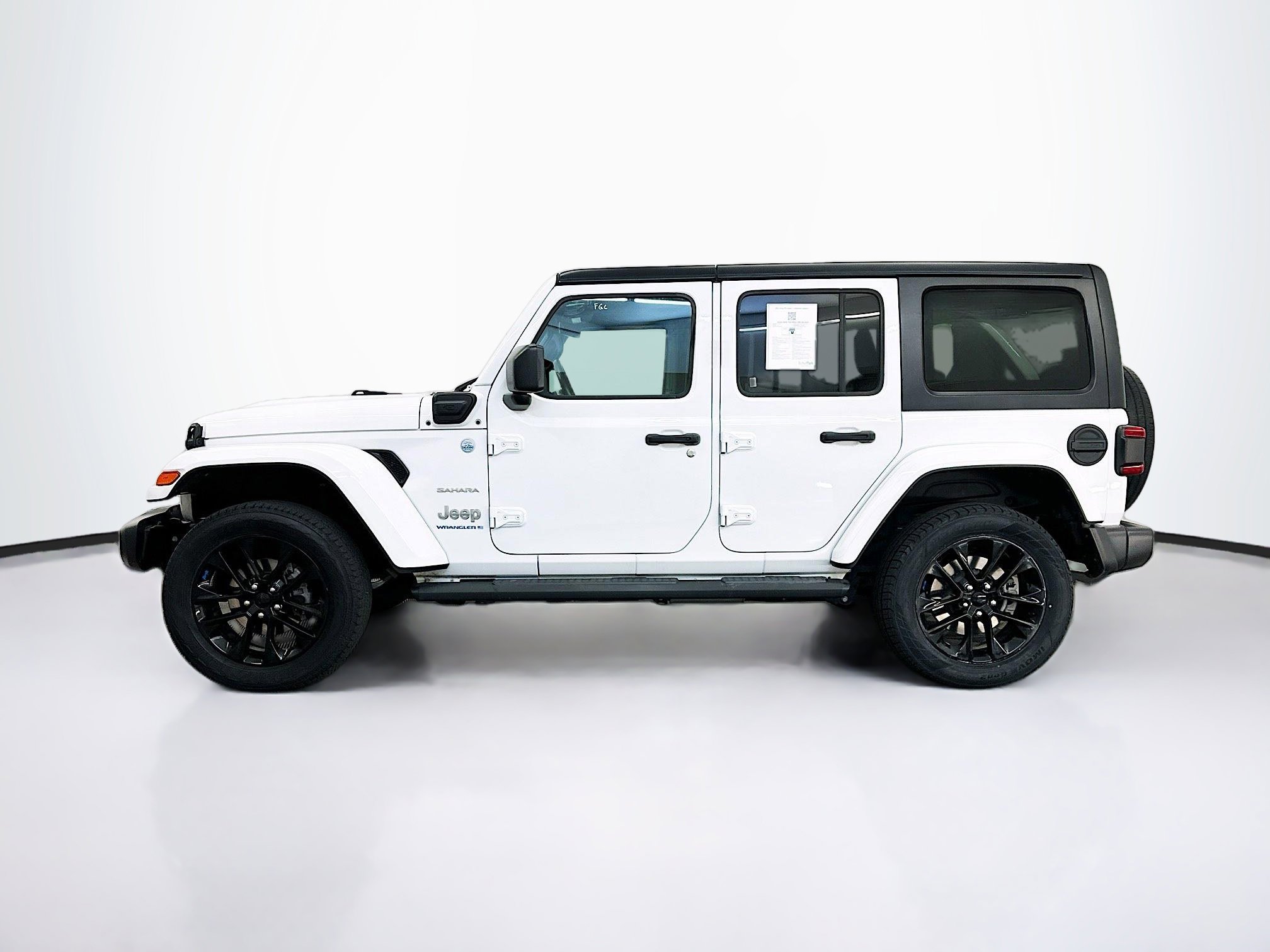 Used 2023 Jeep Wrangler Sahara w/ Cold Weather Group image 4
