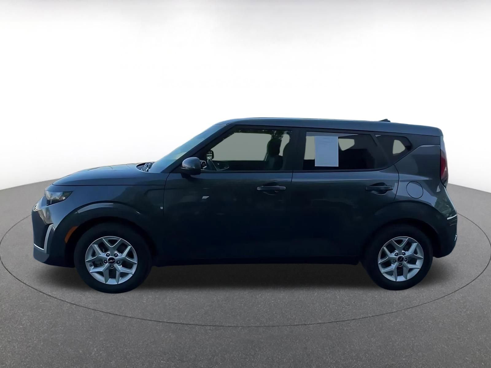 Used 2025 Kia Soul LX w/ LX Technology Package image 8