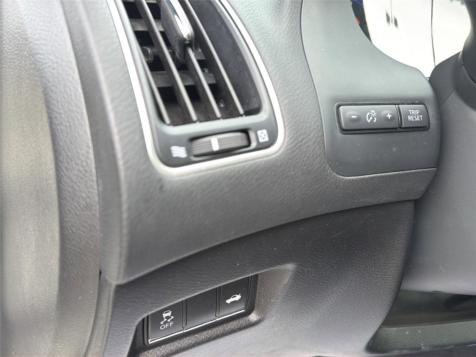 Used 2018 INFINITI Q60 3.0t Luxe w/ Sensory Package 3.0T Luxe image 17