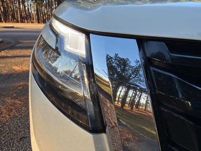 Used 2023 Nissan Pathfinder SL image 9