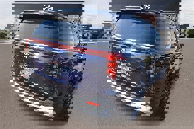 New 2026 Kia Carnival EX image 3