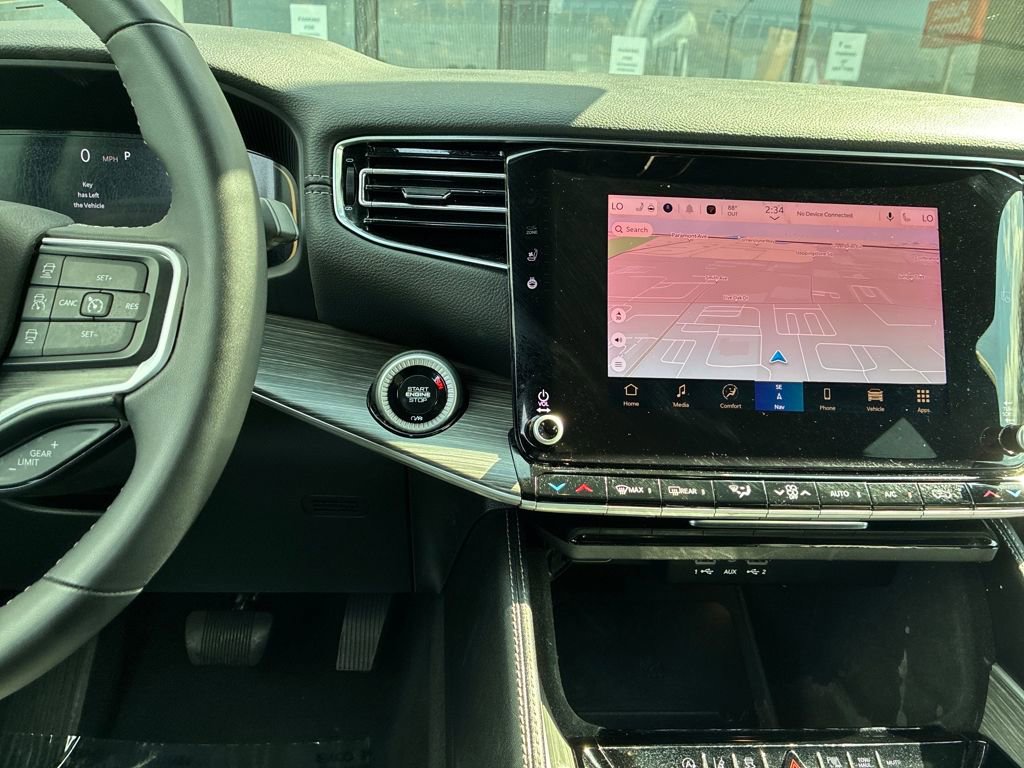 Used 2024 Jeep Wagoneer L Series III w/ Flexible Seating Group image 29