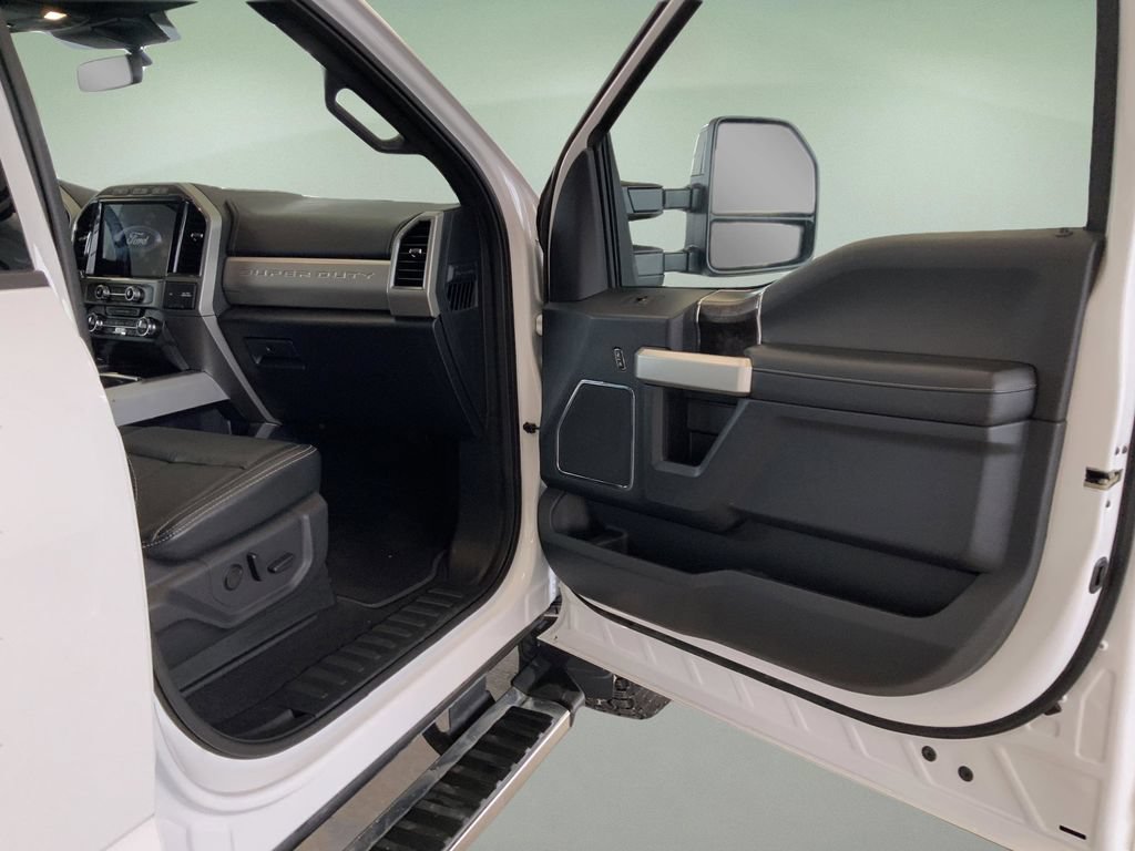 Used 2022 Ford F250 Lariat w/ Lariat Ultimate Package AWD/4WD image 31