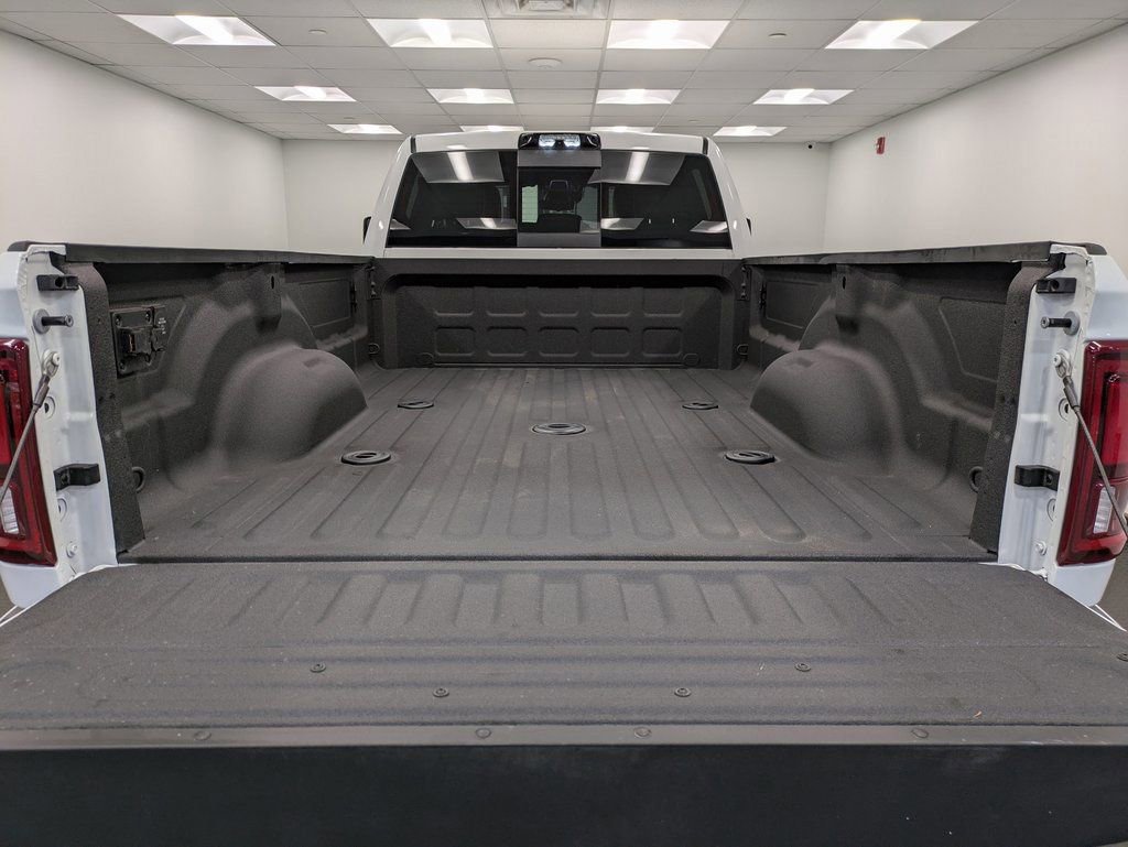 Used 2025 RAM 3500 Limited image 28