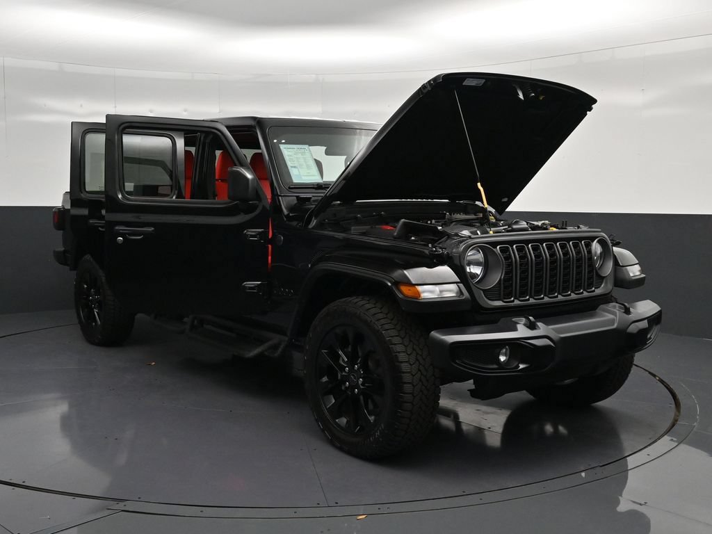 Used 2025 Jeep Gladiator Sport AWD/4WD image 32