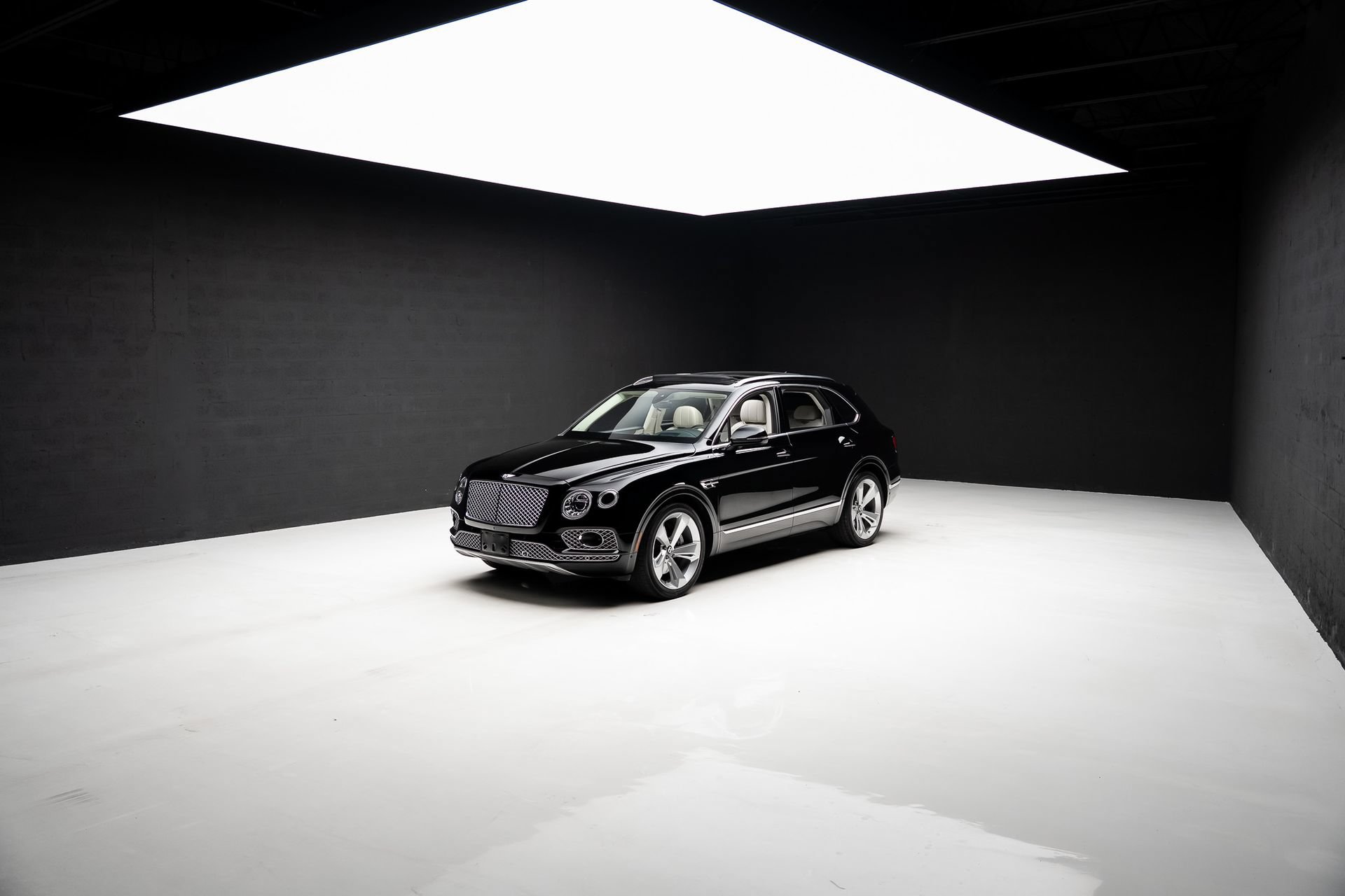 Used 2018 Bentley Bentayga AWD/4WD image 81