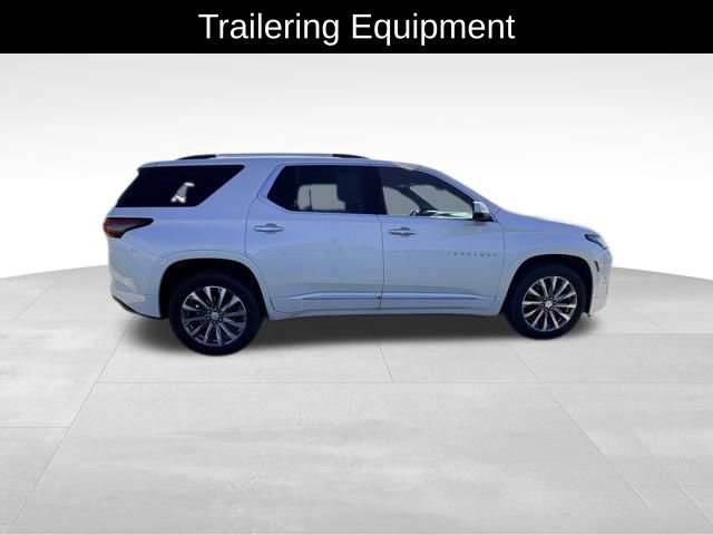 Used 2023 Chevrolet Traverse Premier FWD image 6