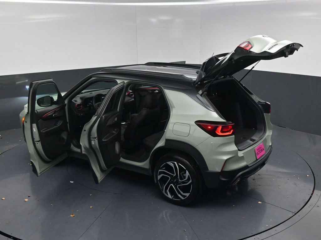 Used 2024 Chevrolet TrailBlazer RS w/ Driver Confidence Package image 21