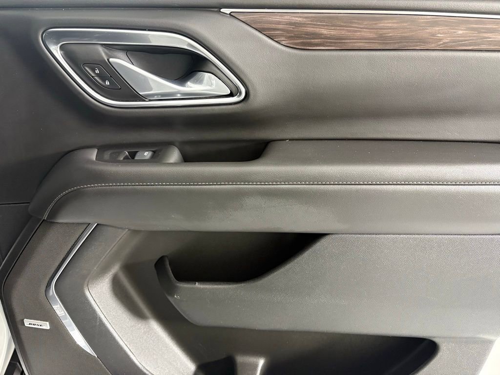 Used 2024 Chevrolet Suburban LT RWD image 18