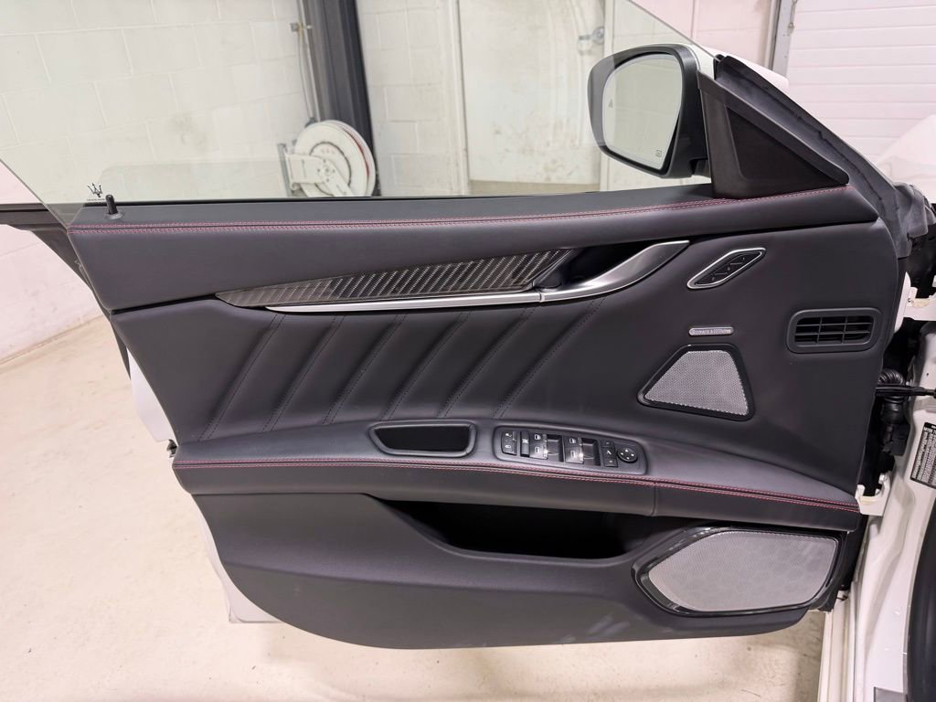 Used 2023 Maserati Ghibli Trofeo image 19