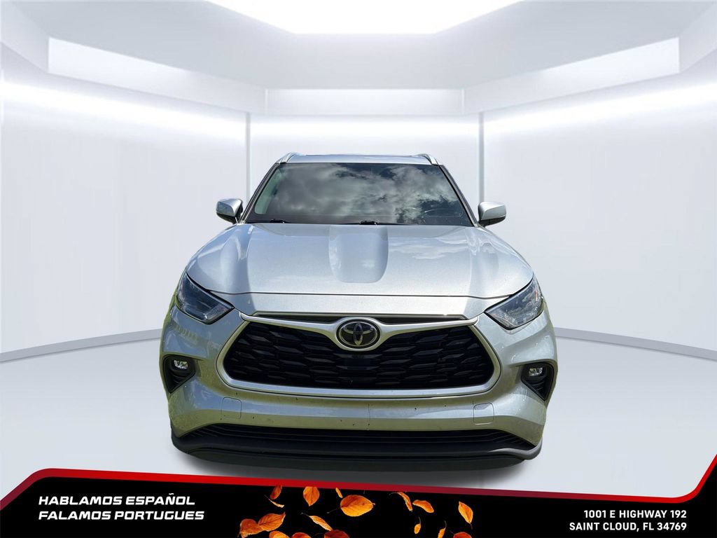 Used 2022 Toyota Highlander XLE FWD image 8
