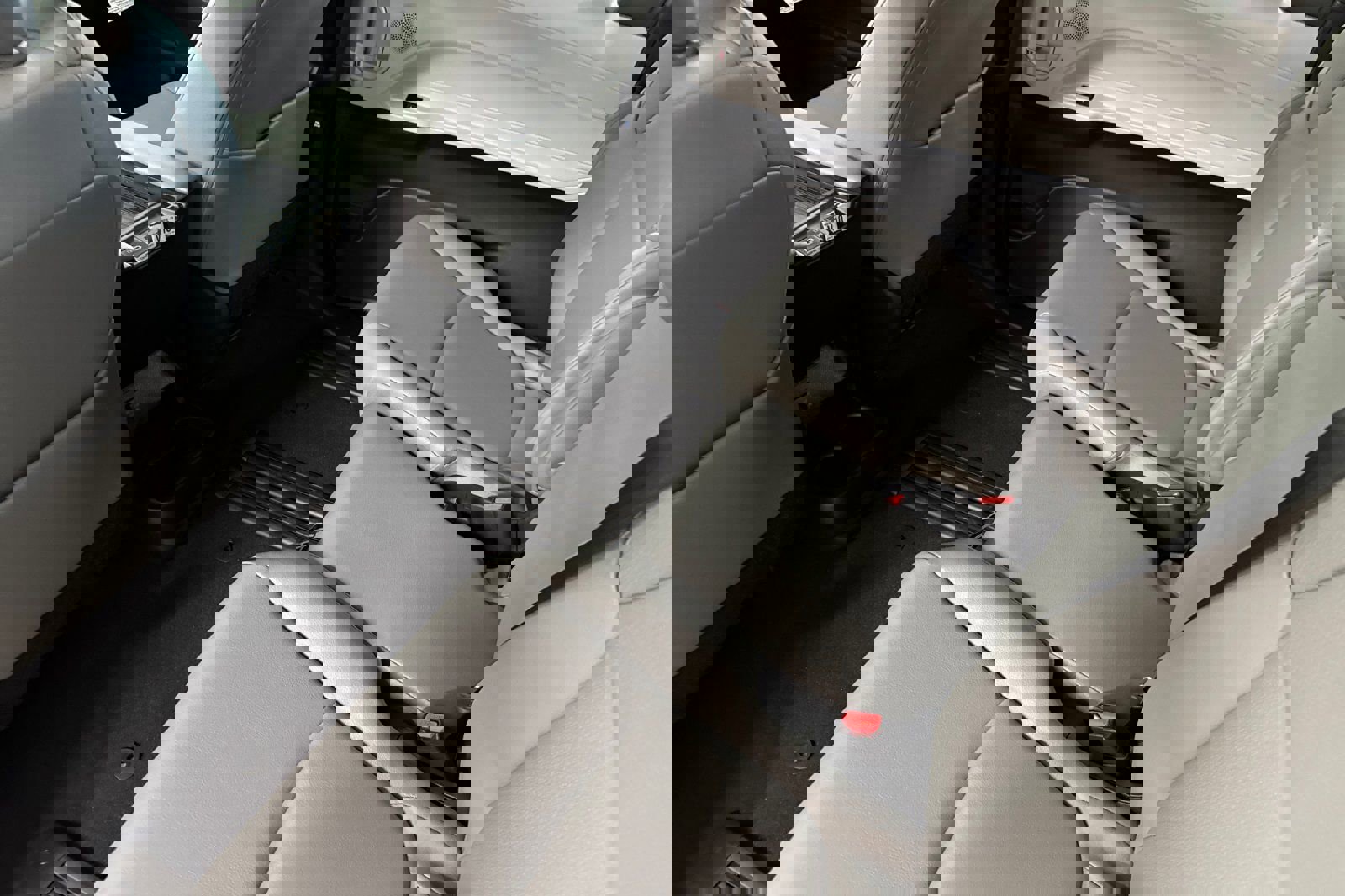 New 2026 Toyota Sienna XLE image 13