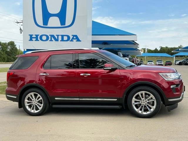 Used 2018 Ford Explorer Limited w/ Equipment Group 301A FWD image 2