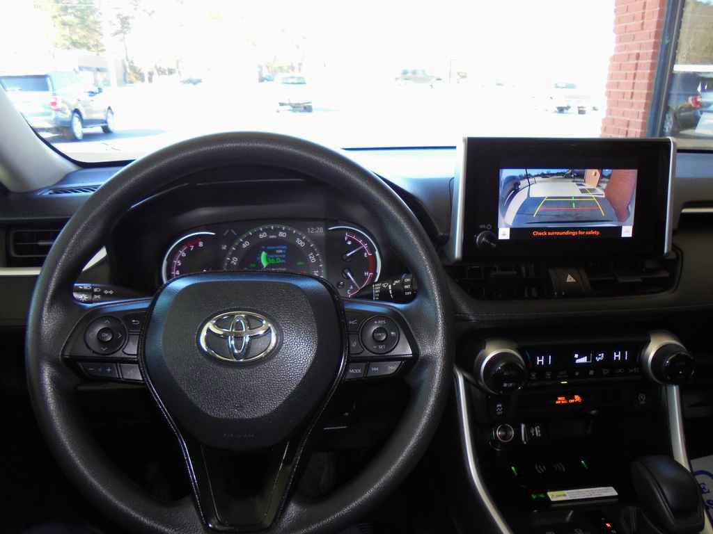 Used 2023 Toyota RAV4 XLE w/ Convenience Package image 6