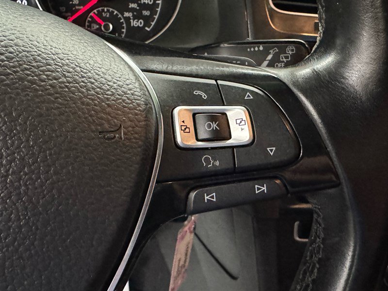 Used 2018 Volkswagen Golf S image 16